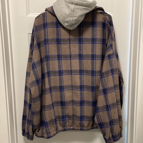 Plaid hooded jacket - two styles in one size L - Picture 4 of 4